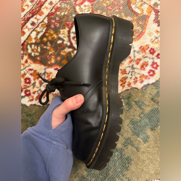 dr. martens box oxford loafers size 8 (NEARLY PERFECT) - Picture 2 of 5